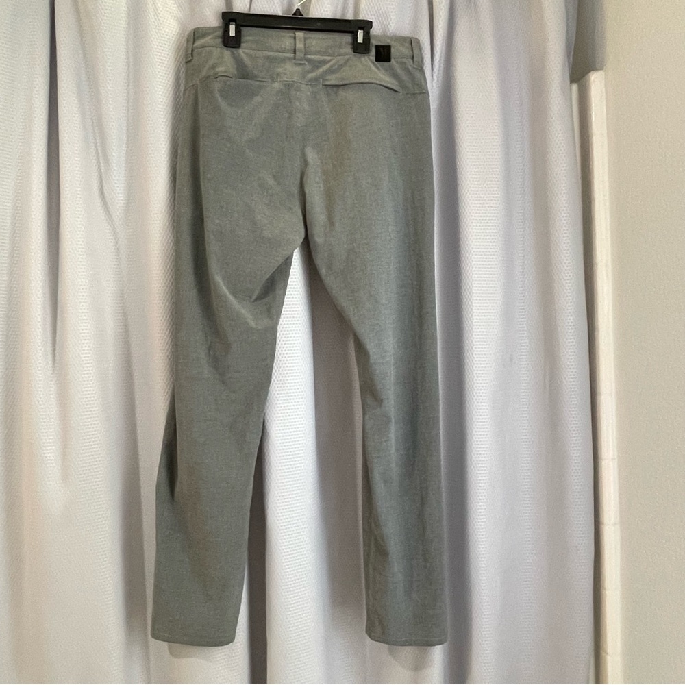 Vuori Aim Pants Performance Workleisure Office Gorpcore Minimalist Technical